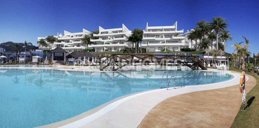 Apartment à Estepona, Malaga, Espagne 3 chambres, 110 m2 No. 164657