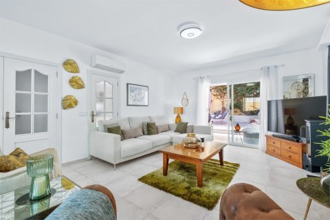 Dvīņu māja pārdošanā Albir, Alicante, Spānijā 4 istabas, 176 m2 Nr. 180004 - attēls 2