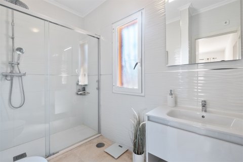 Dvīņu māja pārdošanā Albir, Alicante, Spānijā 4 istabas, 176 m2 Nr. 180004 - attēls 30
