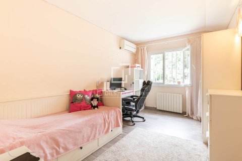 Huvila vuokrattavana Castelldefels, Barcelona, Espanja, 7 makuuhuonetta, 351 m2 No. 192875 - kuva 23
