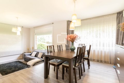 Huvila vuokrattavana Castelldefels, Barcelona, Espanja, 7 makuuhuonetta, 351 m2 No. 192875 - kuva 6