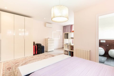 Huvila vuokrattavana Castelldefels, Barcelona, Espanja, 7 makuuhuonetta, 351 m2 No. 192875 - kuva 16
