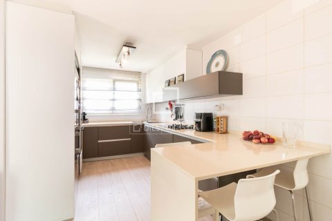 Huvila vuokrattavana Castelldefels, Barcelona, Espanja, 7 makuuhuonetta, 351 m2 No. 192875 - kuva 12