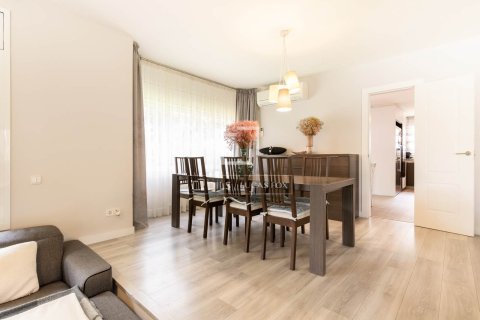 Huvila vuokrattavana Castelldefels, Barcelona, Espanja, 7 makuuhuonetta, 351 m2 No. 192875 - kuva 8