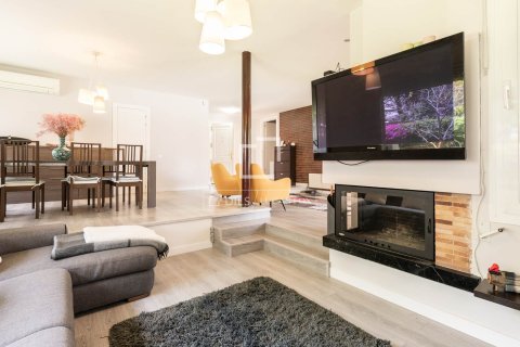 Huvila vuokrattavana Castelldefels, Barcelona, Espanja, 7 makuuhuonetta, 351 m2 No. 192875 - kuva 5
