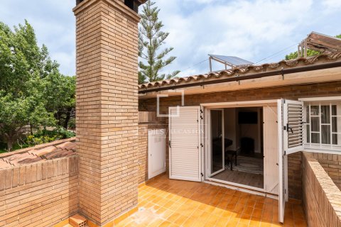 Huvila vuokrattavana Castelldefels, Barcelona, Espanja, 7 makuuhuonetta, 351 m2 No. 192875 - kuva 26