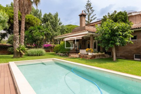 Huvila vuokrattavana Castelldefels, Barcelona, Espanja, 7 makuuhuonetta, 351 m2 No. 192875 - kuva 2