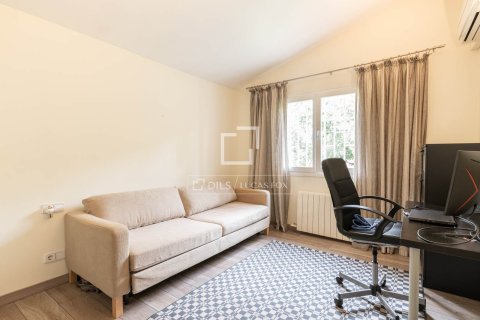 Huvila vuokrattavana Castelldefels, Barcelona, Espanja, 7 makuuhuonetta, 351 m2 No. 192875 - kuva 25