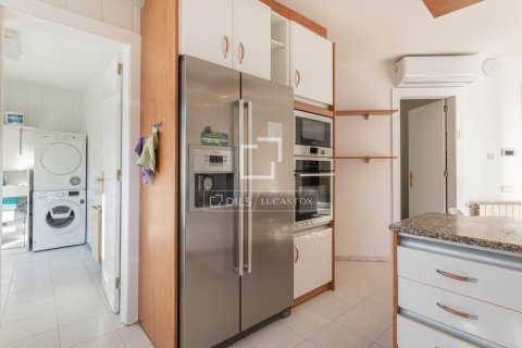 Huvila vuokrattavana Sant Cugat Del Valles, Barcelona, Espanja, 4 makuuhuonetta, 435 m2 No. 192876 - kuva 8