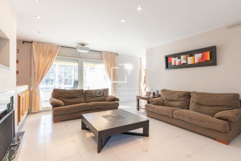 Huvila vuokrattavana Sant Cugat Del Valles, Barcelona, Espanja, 4 makuuhuonetta, 435 m2 No. 192876 - kuva 4