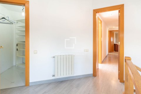 Huvila vuokrattavana Sant Cugat Del Valles, Barcelona, Espanja, 4 makuuhuonetta, 435 m2 No. 192876 - kuva 25