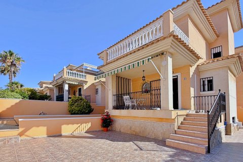 Villa i Alicante, Spanien 4 sovrum, 198 kvm. Nr. 190144