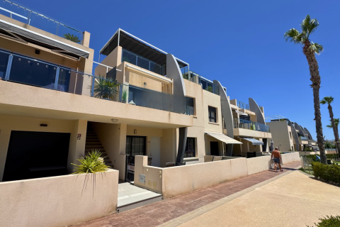 Apartamento en venta en Torre de la Horadada, Alicante, España 2 dormitorios, 61 m2 No. 190141 - foto 2