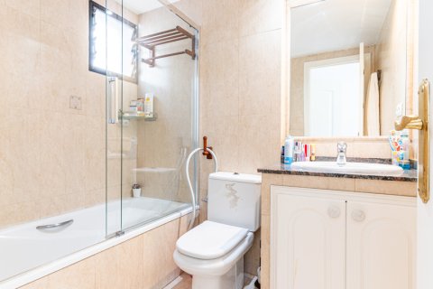 Radhus till salu i Madrid, Spanien 5 sovrum, 247 kvm. Nr. 147707 - foto 18