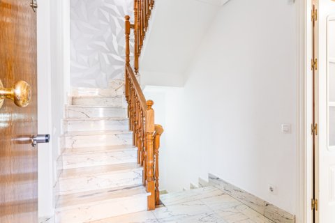 Radhus till salu i Madrid, Spanien 5 sovrum, 247 kvm. Nr. 147707 - foto 2