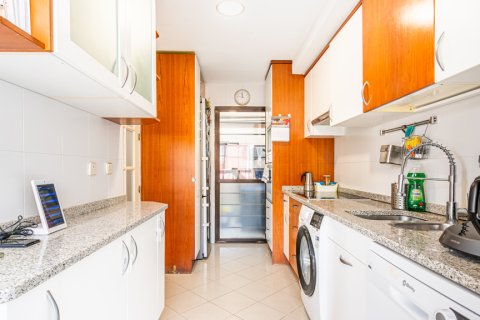 Radhus till salu i Madrid, Spanien 5 sovrum, 247 kvm. Nr. 147707 - foto 14