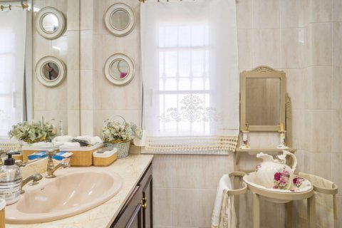 Villa till salu i Malaga, Spanien 7 sovrum, 636 kvm. Nr. 147709 - foto 14