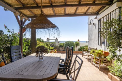 Hus till salu i Casares Costa, Malaga, Spanien 3 sovrum, 211 kvm. Nr. 147706 - foto 18