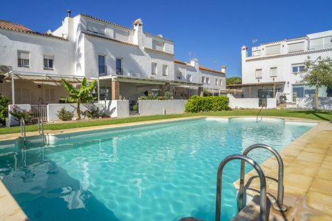 Hus till salu i Casares Costa, Malaga, Spanien 3 sovrum, 211 kvm. Nr. 147706 - foto 2