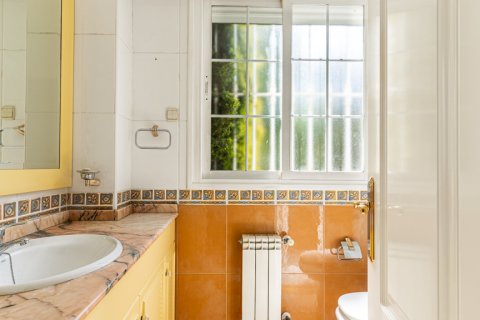 Hus till salu i Majadahonda, Madrid, Spanien 6 sovrum, 400 kvm. Nr. 147705 - foto 28