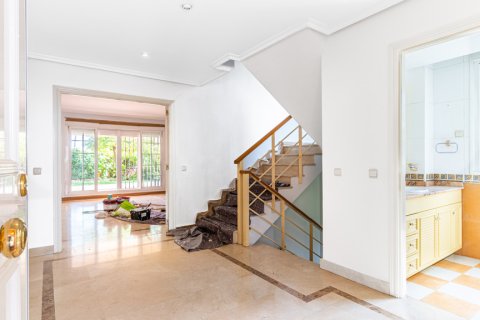 Hus till salu i Majadahonda, Madrid, Spanien 6 sovrum, 400 kvm. Nr. 147705 - foto 12