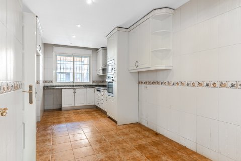 Hus till salu i Majadahonda, Madrid, Spanien 6 sovrum, 400 kvm. Nr. 147705 - foto 19