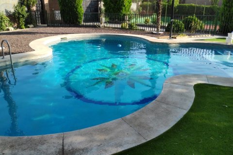 Villa till salu i Prado Norte, Madrid, Spanien 3 sovrum, 217 kvm. Nr. 147703 - foto 1