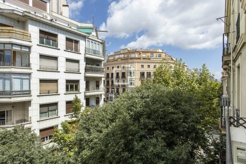 Lägenhet för uthyrning i Barcelona, Spanien 2 sovrum, 104 kvm. Nr. 168307 - foto 13