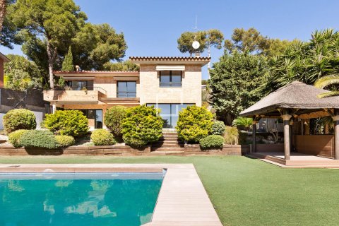 Villa in Castelldefels, Barcelona, Spanien 5 Schlafzimmer, 592 m2 Nr. 168306