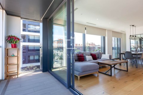 Продажа квартиры в Сан-Жуст-Десверн, Барселона, Испания 4 спальни, 129м2 №168308 - фото 3