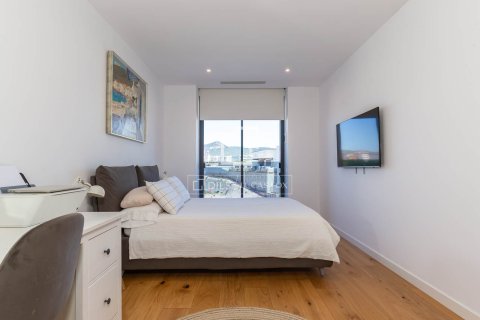 Продажа квартиры в Сан-Жуст-Десверн, Барселона, Испания 4 спальни, 129м2 №168308 - фото 19