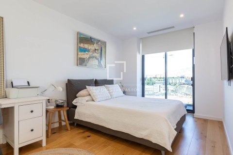 Продажа квартиры в Сан-Жуст-Десверн, Барселона, Испания 4 спальни, 129м2 №168308 - фото 17