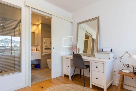 Продажа квартиры в Сан-Жуст-Десверн, Барселона, Испания 4 спальни, 129м2 №168308 - фото 20