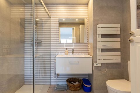 Продажа квартиры в Сан-Жуст-Десверн, Барселона, Испания 4 спальни, 129м2 №168308 - фото 23