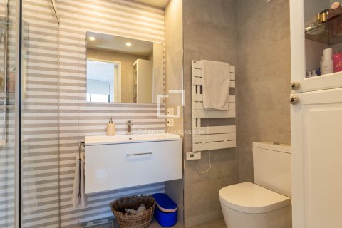 Продажа квартиры в Сан-Жуст-Десверн, Барселона, Испания 4 спальни, 129м2 №168308 - фото 22