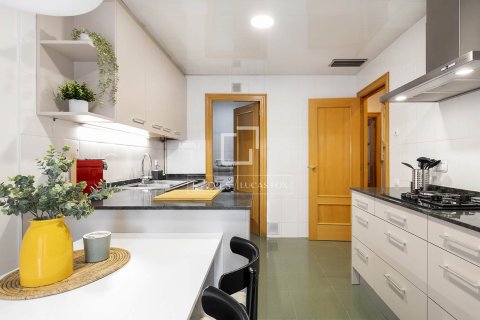 Аренда виллы в Барселона, Испания 3 спальни, 210м2 №168305 - фото 14