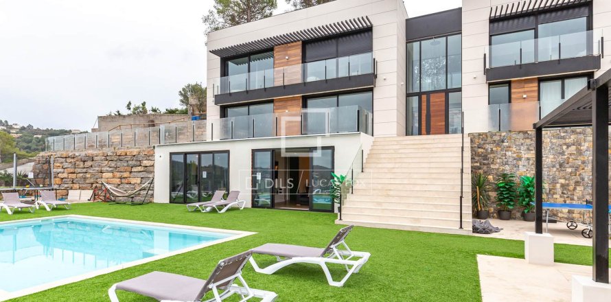 Villa in La Floresta, Barcelona, Spain 6 bedrooms, 456 sq.m. No. 150219