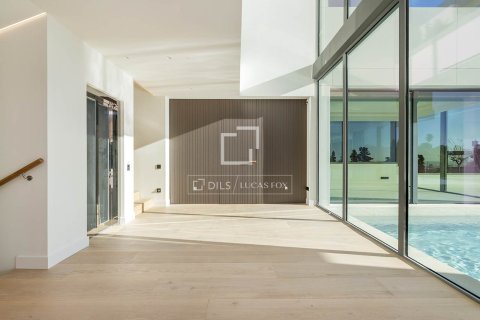 Villa for sale in Barcelona, Spain 8 bedrooms, 1148 sq.m. No. 150218 - photo 17