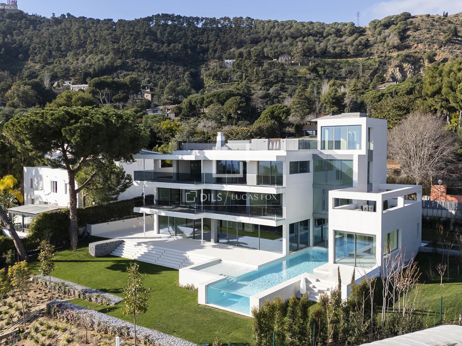 Villa Barcelona, Spānijā 8 istabas, 1148 m2 Nr. 150218