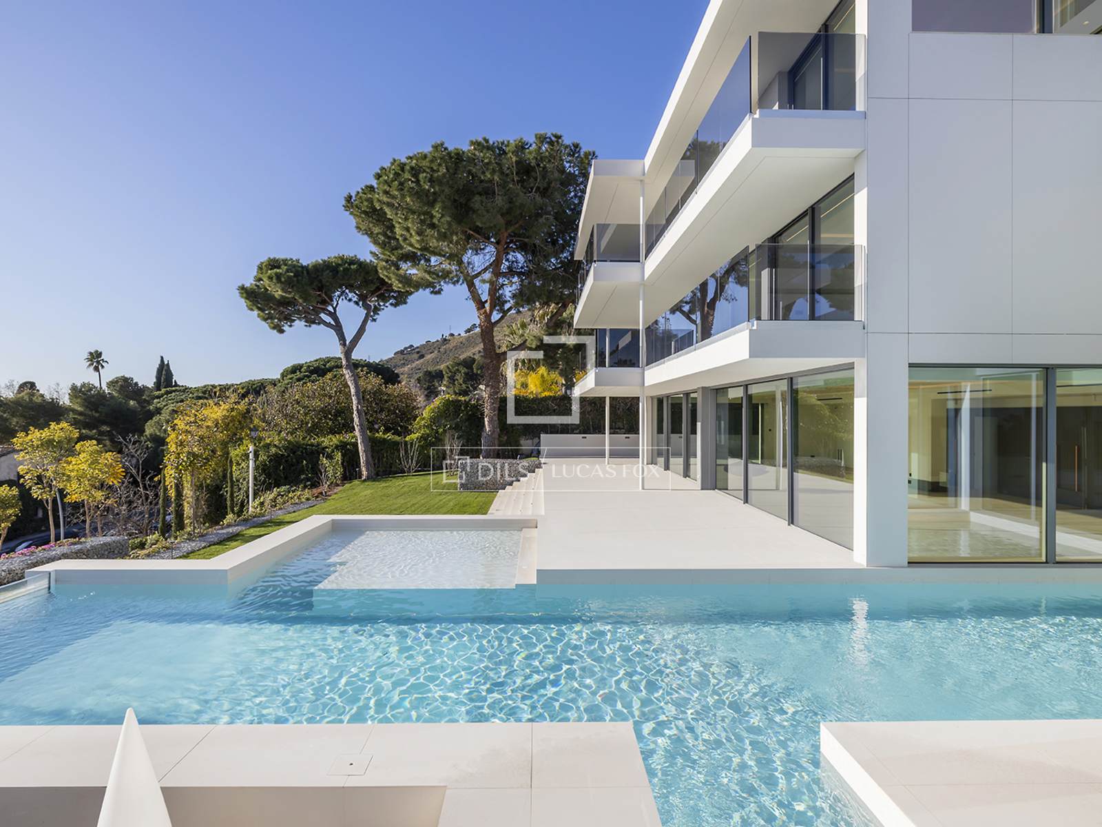 Villa Barcelona, Spānijā 8 istabas, 1148 m2 Nr. 150218