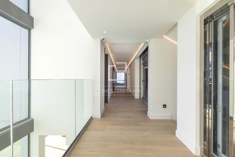 Villa for sale in Barcelona, Spain 8 bedrooms, 1148 sq.m. No. 150218 - photo 25