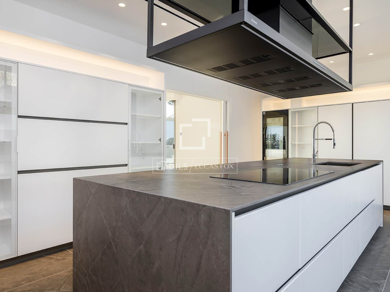 Villa Barcelona, Spānijā 8 istabas, 1148 m2 Nr. 150218