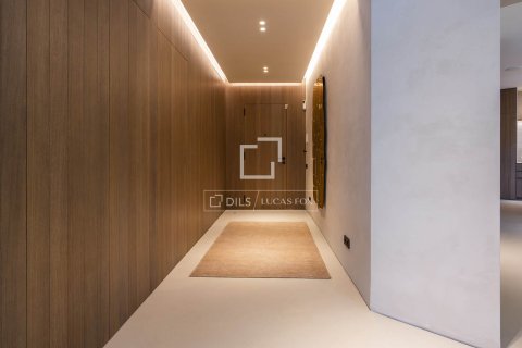 Apartment à vendre à Barcelona, Espagne, 1 chambre, 156 m2 No. 150220 - photo 15