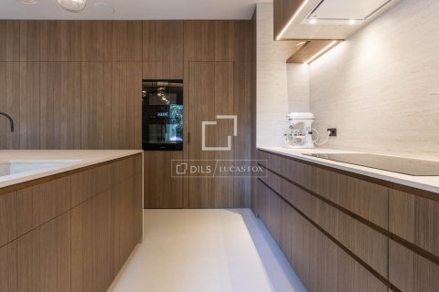 Apartment à vendre à Barcelona, Espagne, 1 chambre, 156 m2 No. 150220 - photo 13