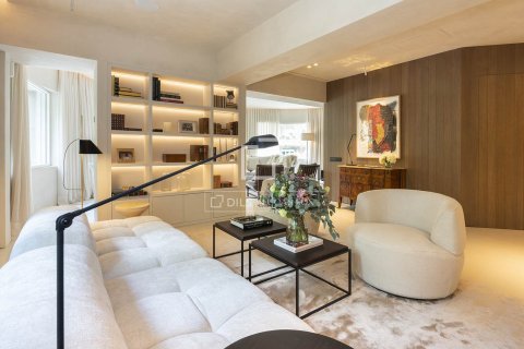 Apartment à vendre à Barcelona, Espagne, 1 chambre, 156 m2 No. 150220 - photo 3