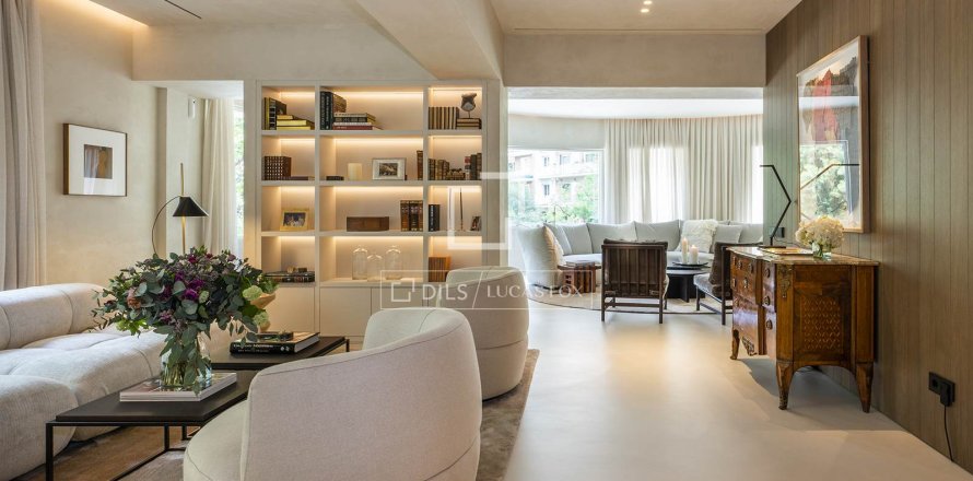 Apartment à Barcelona, Espagne 1 chambre, 156 m2 No. 150220