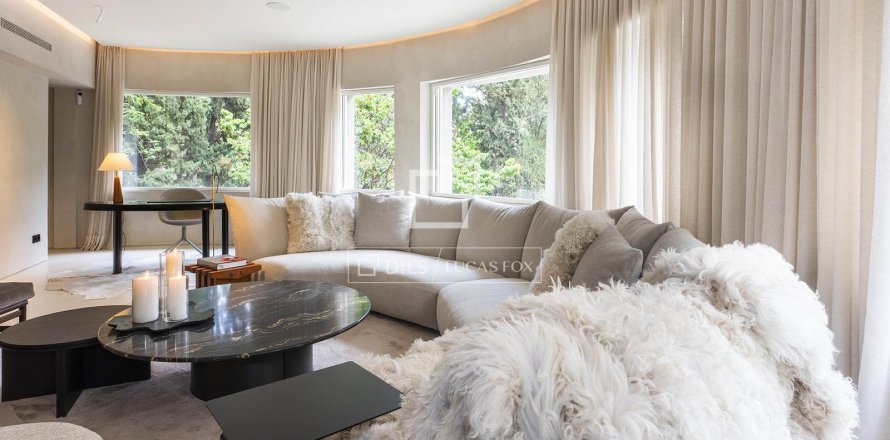 Apartment in Barcelona, Spain 1 bedroom, 156 sq.m. No. 150220