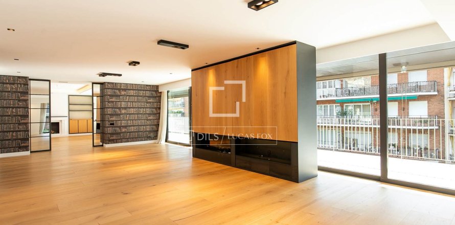 Dzīvoklis Barcelona, Spānijā 5 istabas, 590 m2 Nr. 150217
