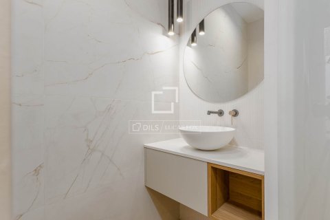 Apartment à vendre à Barcelona, Espagne, 4 chambres, 140 m2 No. 150216 - photo 17