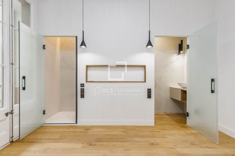 Apartment à vendre à Barcelona, Espagne, 4 chambres, 140 m2 No. 150216 - photo 16